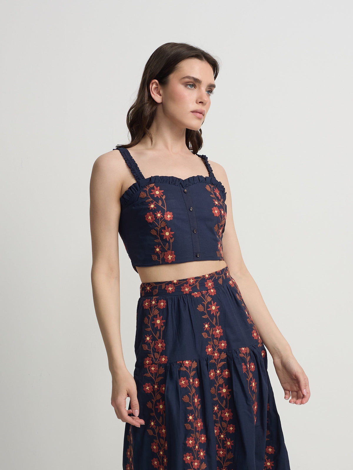 Lucía – Top de Algodón con Bordado Floral